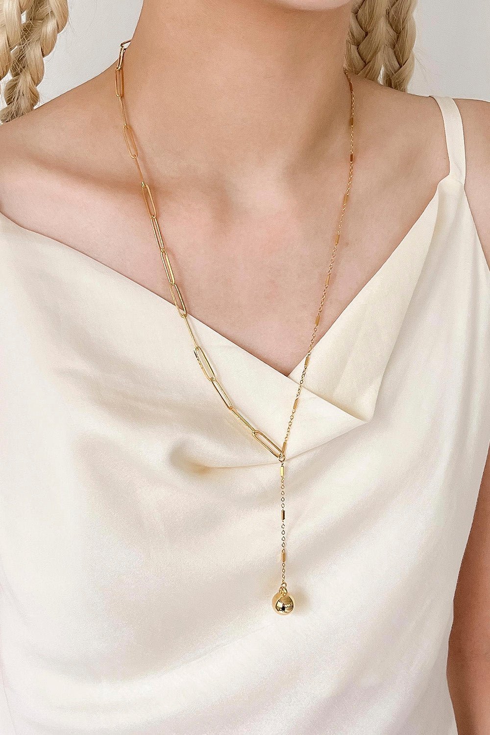 ChainBallNecklace_01.jpg